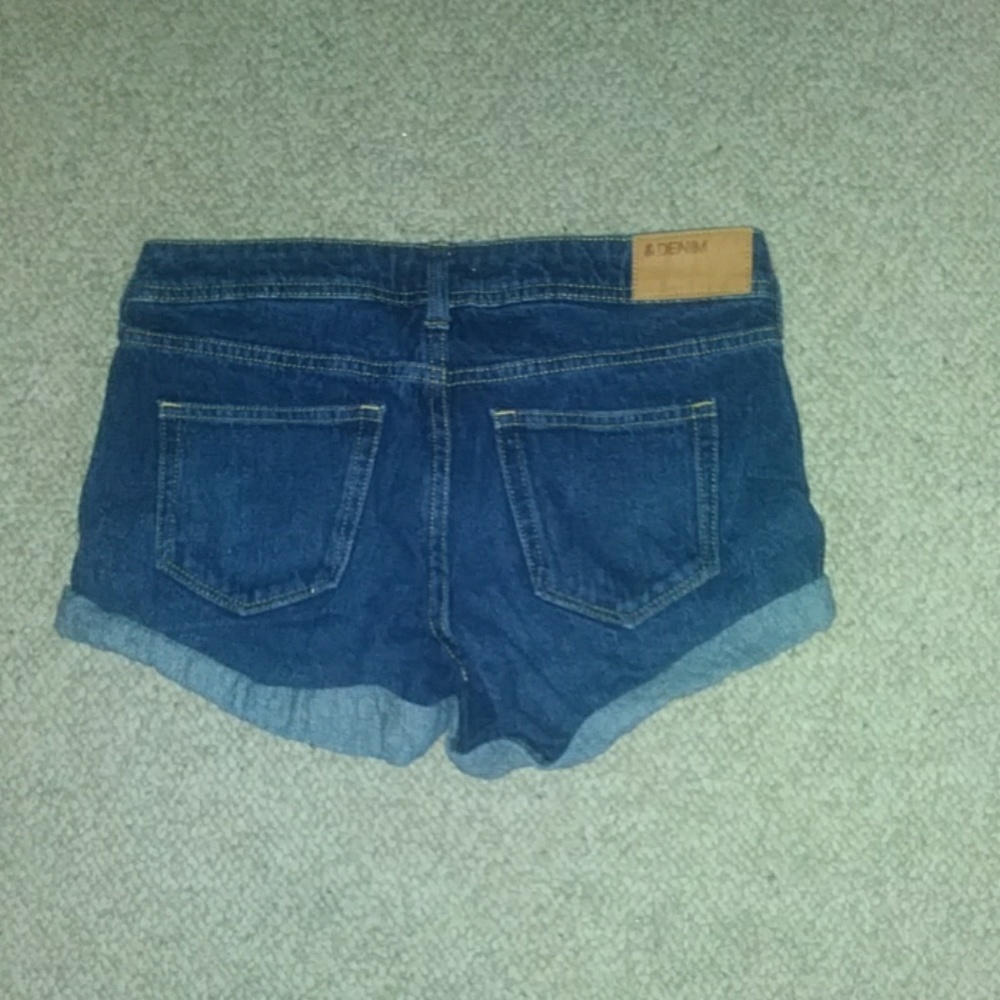 Shorts - Picture 2 of 2